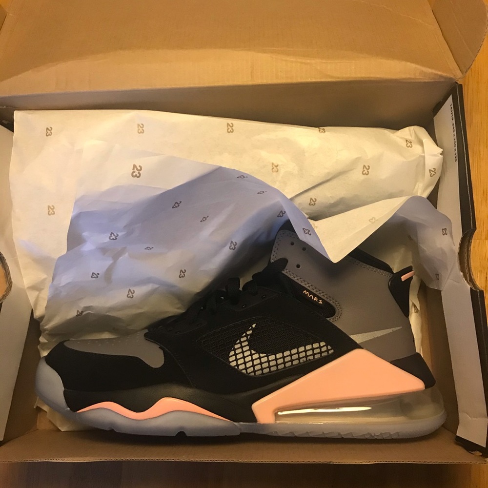 Jordan Mars270 size 10